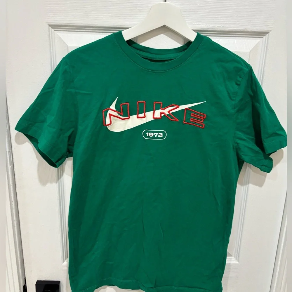 T-SHIRT NIKE FV5711 365 SPORTWEAR COTONE Green Size S